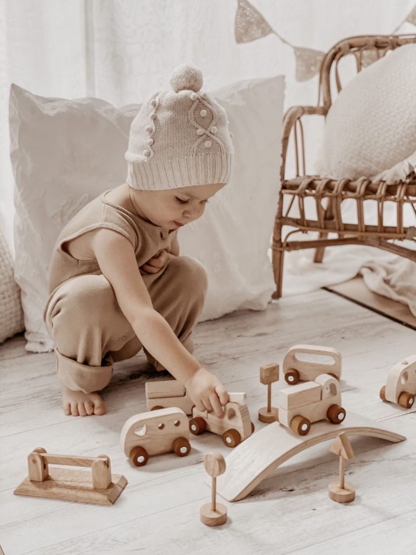 QToys wooden vehicle play set with cars signs bridge and garage
