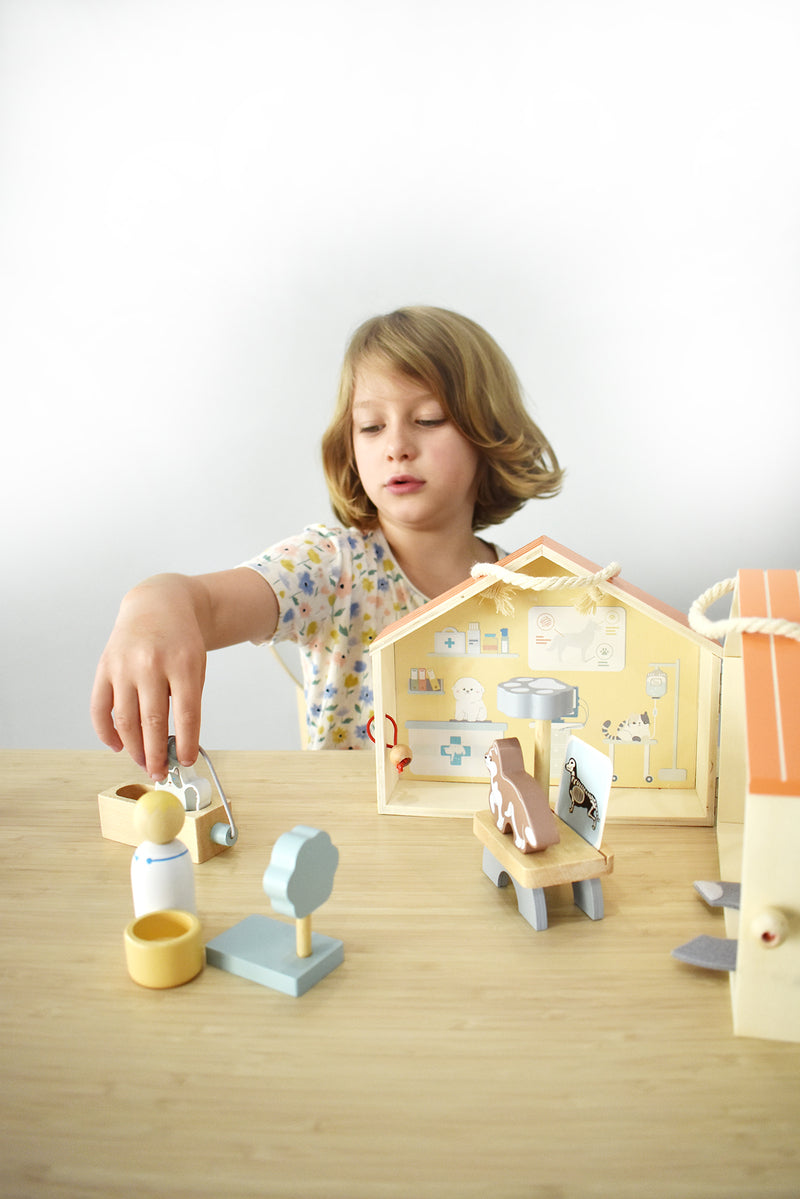 Wooden Portable Vet Hospital Pretend Play Set