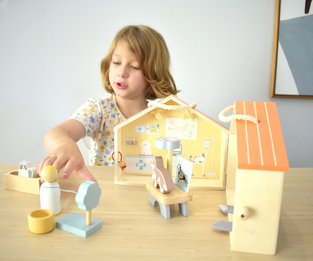 Wooden Portable Vet Hospital Pretend Play Set