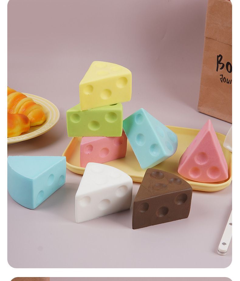 7.5cm Coffee Triangle Cheese Squishy Toy
